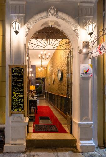 Photo of the entrance to a best hostel in Cartagena showing a long hallway.