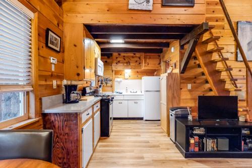 Bristlecone Cottage - image 2