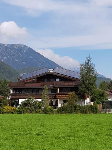 Ferienhaus Alpenroyal, Pension in Längenfeld