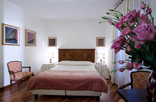 Hotel Columbia - image 5