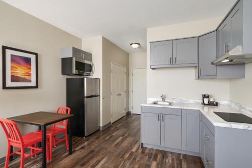 dapur, Bakken Airport XWA Hotel & Studios in Williston (ND)