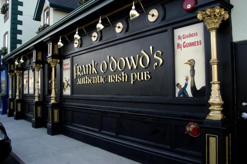 Irish Cottage Inn & Suites - image 6