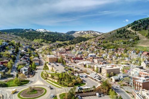 Round-A-Bout Retreat - image 6