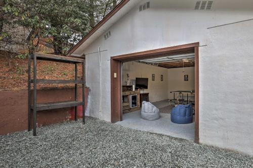 Hot Tub and Fire Pit at Luxe Blue Ridge Bungalow