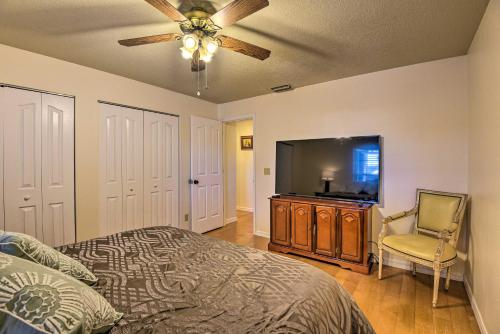 Ocala Home with Outdoor Pool Oasis and Sun Porch! - image 11