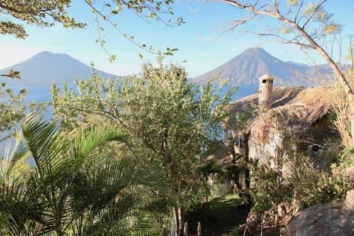 Breathtaking Views - Cliffside Waterfront Retreat Lake Atitlan