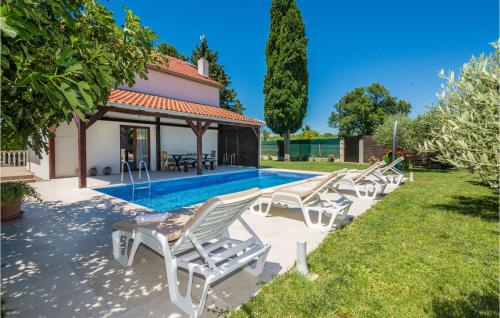 Nice Home In Smokovic With Wifi - Location saisonnière - Smoković