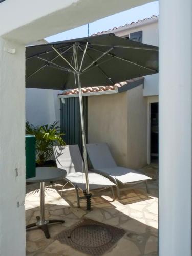 . Maison de 2 chambres a Saint Gilles Croix de Vie a 300 m de la plage avec terrasse amenagee et wifi