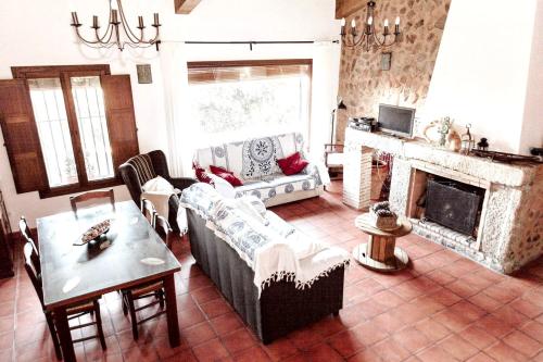 3 bedrooms villa with private pool enclosed garden and wifi at Monesterio