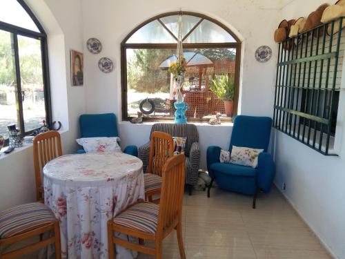  4 bedrooms house at Rota 50 m away from the beach with sea view enclosed garden and wifi in Rota