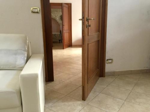 House with 4 bedrooms in Surano with terrace and WiFi 7 km from the beach - image 11