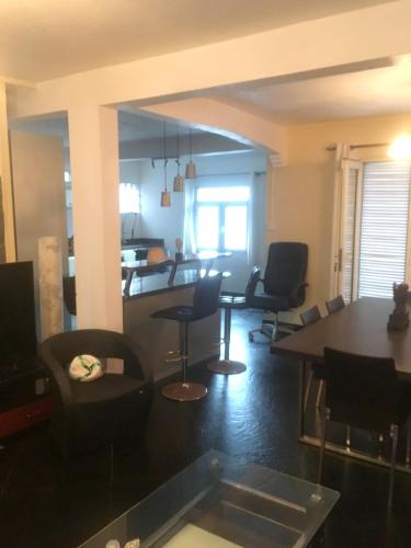 Eingang, Comfortable Apartment with City View in Bel Air, 90 m² in Bel Air