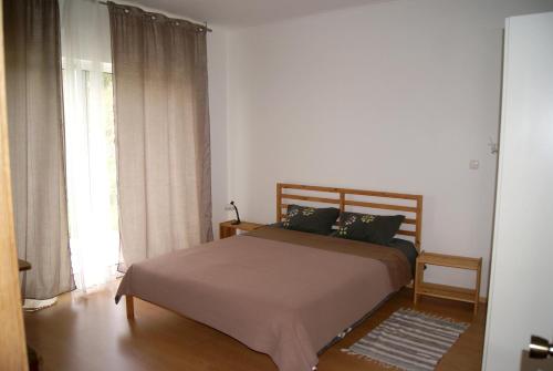 House with 2 bedrooms in Horta with wonderful sea view enclosed garden and WiFi 800 m from the beach - image 2