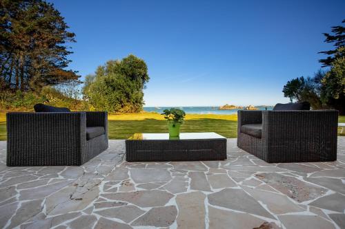 Villa with 4 bedrooms in Roscoff with wonderful sea view enclosed garden and WiFi 5 m from the beach - image 5