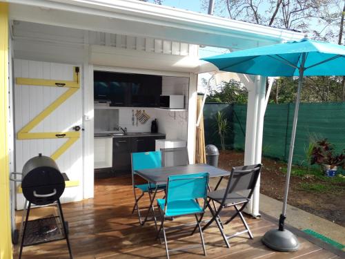 Κουζίνα, Bungalow chic à Sainte-Rose + piscine. (Bungalow chic a Sainte-Rose + piscine.) in Σεντ Ρόουζ