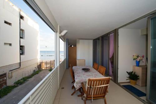 One bedroom appartement with furnished balcony and wifi at Gallipoli