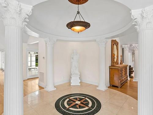 Közeli látványosságok, Villa Qadus - Luxury with pool in Southampton