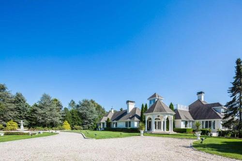 Villa Qadus - Luxury with pool - image 9