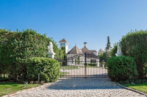 A szálláshely kívülről, Villa Qadus - Luxury with pool in Southampton