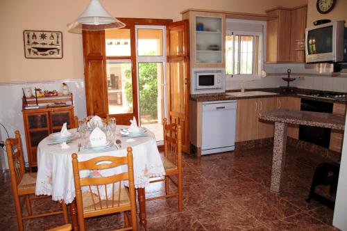 4 bedrooms villa with sea view private pool and enclosed garden at Benifayo