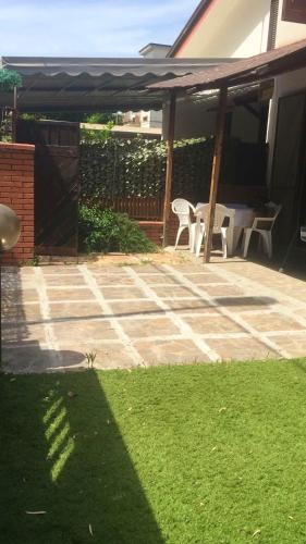 House with 2 bedrooms in Laura with enclosed garden 100 m from the beach - image 8