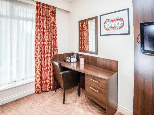 OYO Flagship The Bridge House - image 10