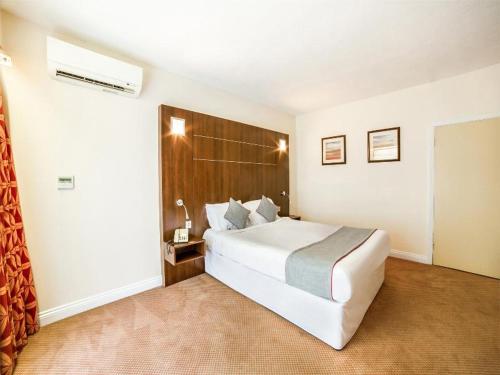 OYO Flagship The Bridge House - image 12