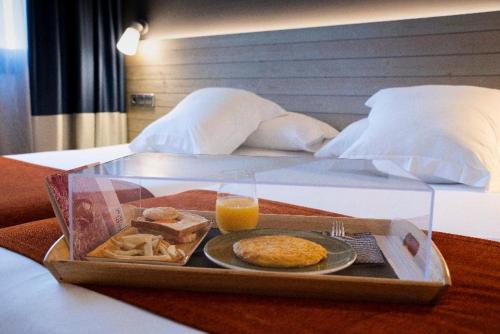 Hotel Avenida. in ลา โครูนา