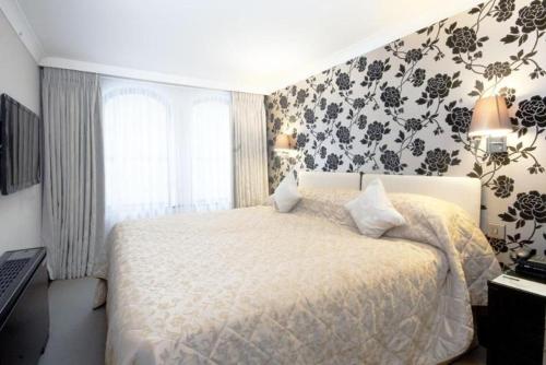 Mayfair House - image 14