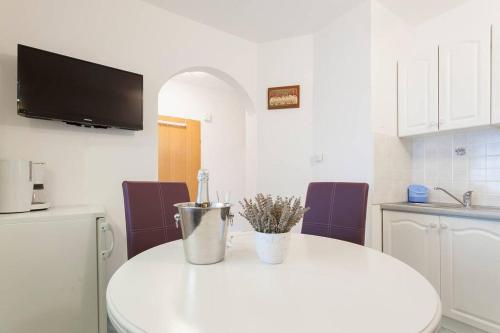 Two bedroom apartment with balcony MD1 - AE1421