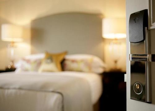 Nira Caledonia - image 13