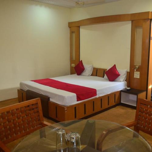 Poonam Hotel