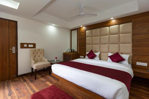 Deluxe Premium Room (Valley View) room in Hotel Wild Wood - 5 Minutes Walk to Mall Road