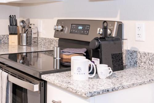 Viagem Charming 1BR with Gym and Parking - image 3