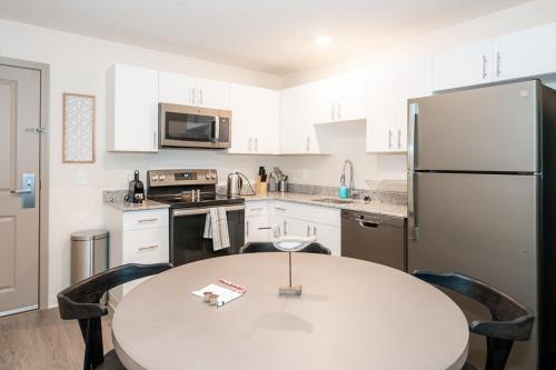Viagem Bright 1BR with Gym 10min to City - image 3