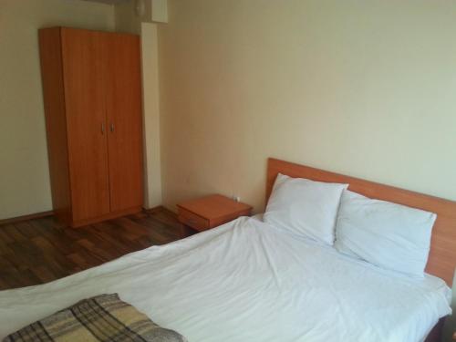 Double Room with Balcony and Shared Bathroom