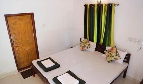 Baywatch Beach Resort Set in a prime location of Alleppey, Baywatch Beach Resort puts everything the city has to offer just outside your doorstep. Both business travelers and tourists can enjoy the propertys facilities an