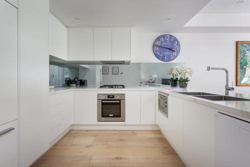 Relaxed Boutique Apartment in Cool Neighbourhood