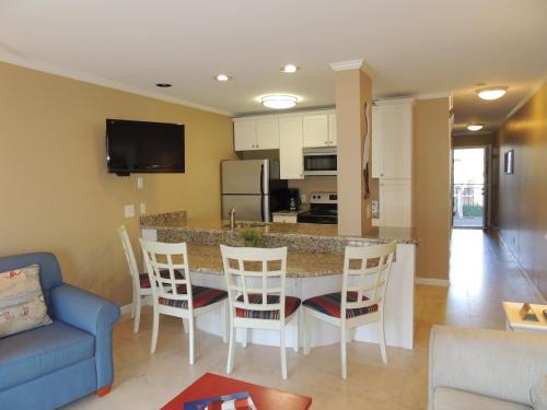 303 Ocean Dunes 1 BR Forest Beach Condo - image 2