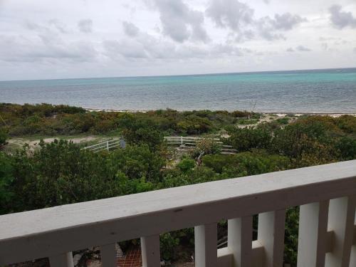 beranda/teres, La Grande Pettite Villa in Grand Turk