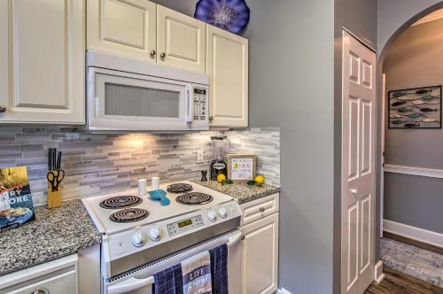 Myrtlewood Golf Resort Condo with Pool Access - image 6