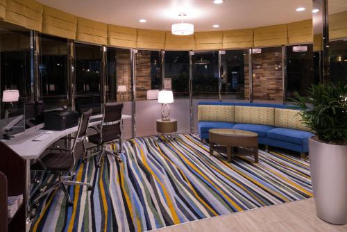 Facilities, Holiday Inn Express Hotel & Suites Pasadena-Colorado Boulevard By IHG in Pasadena