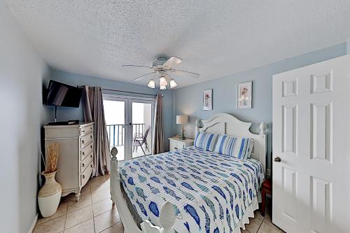 SURF2502 condo - main image