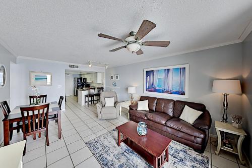 SURF2502 condo - image 3