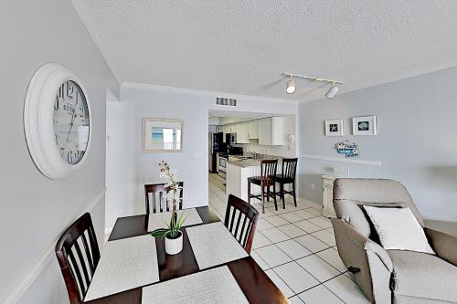 SURF2502 condo - image 4