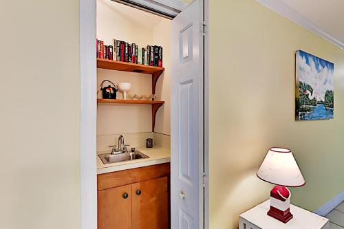 LIGHTHO6 condo - image 7