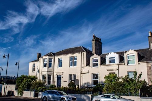 The Arrandale Hotel - image 9