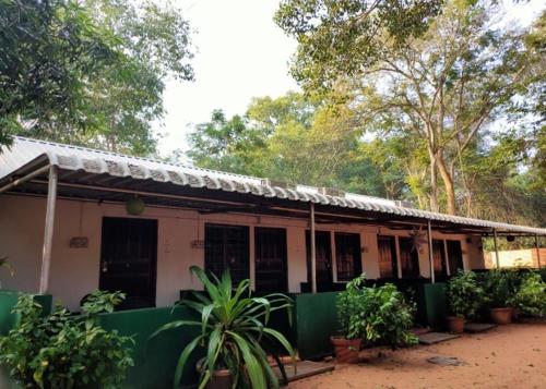 Discovery guest house