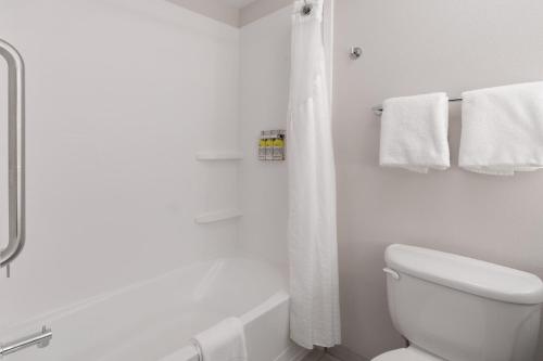 Holiday Inn Express & Suites Trinidad an IHG Hotel - image 8