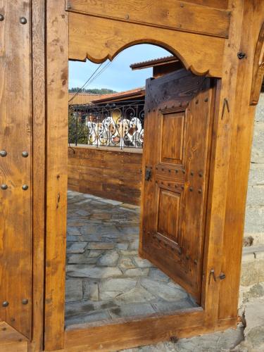 Zlatniyat Telets Guest Rooms - main image